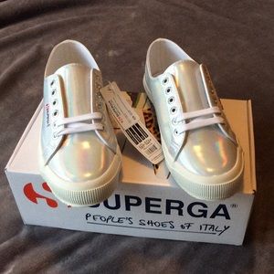 superga hologram